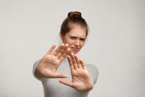 איך להפסיק רעידות בידיים? 1 איך להפסיק רעידות בידיים