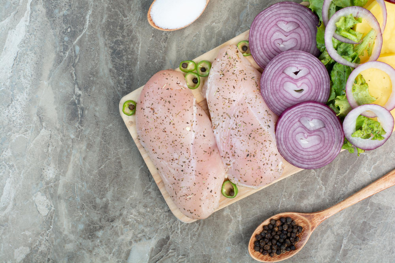 100 גרם חזה עוף